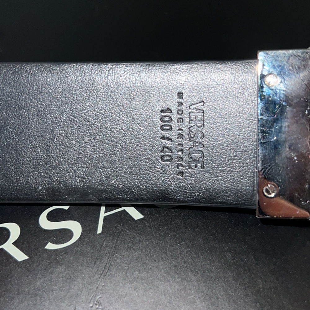 Reversible Versace belt - Picture 3 of 5